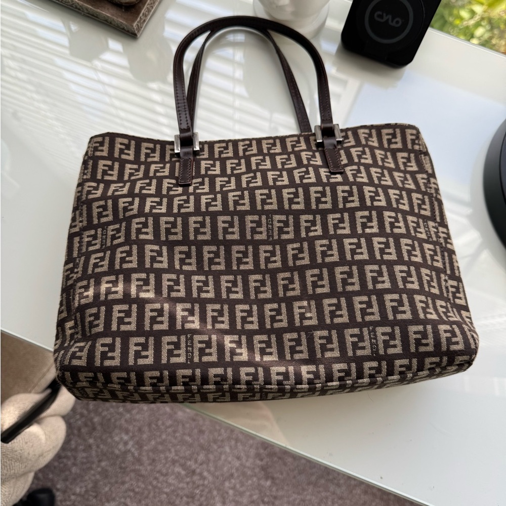 Vintage Fendi Printed Handbag - Picture 5 of 11